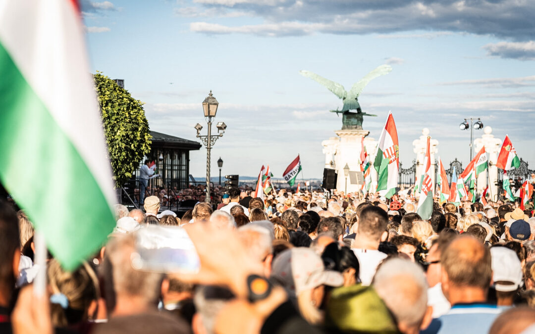 Ilyen volt a köztársasági elnök melletti tüntetés