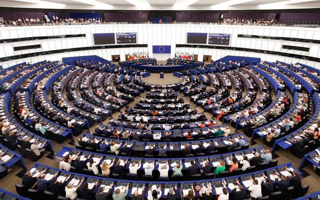 Hiába szavazott ellene a többség – átment a „chat control” az Európai Parlamentben