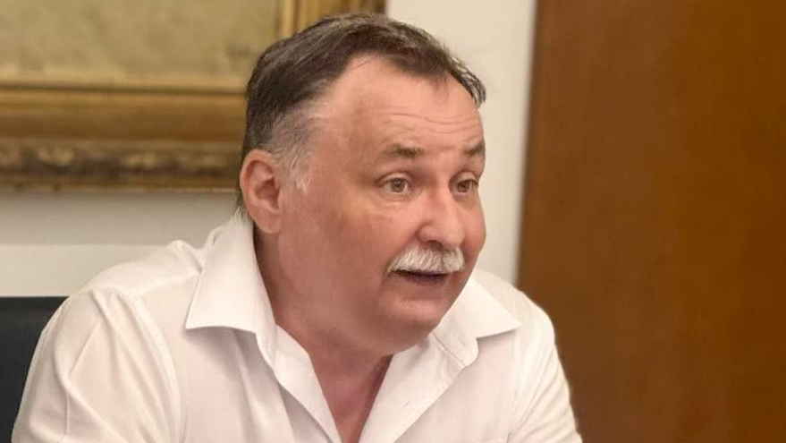 Gajdos László saját magát világítja át: kuratóriumi tag volt abban az alapítványban, ahol most a korrupciógyanút kellene vizsgálnia