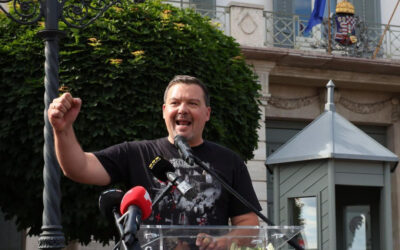 Huth Gergely: El a kezekkel a Kommentár Alapítványtól!