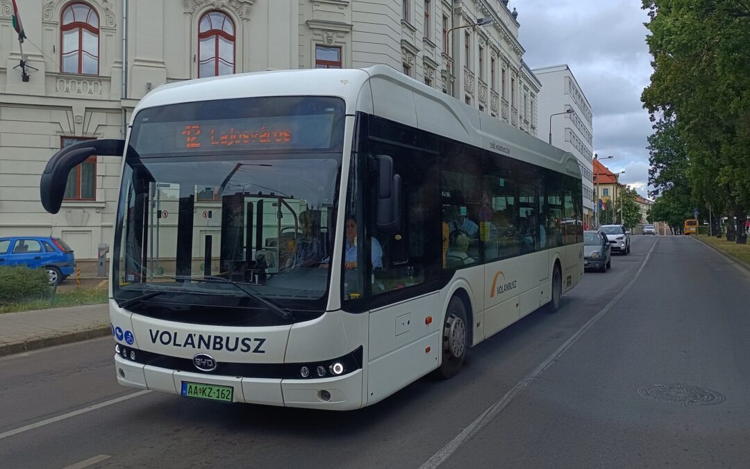 Buszok nélkül több ezer gyermek maradhat le a Sérült Gyermekek Napjáról