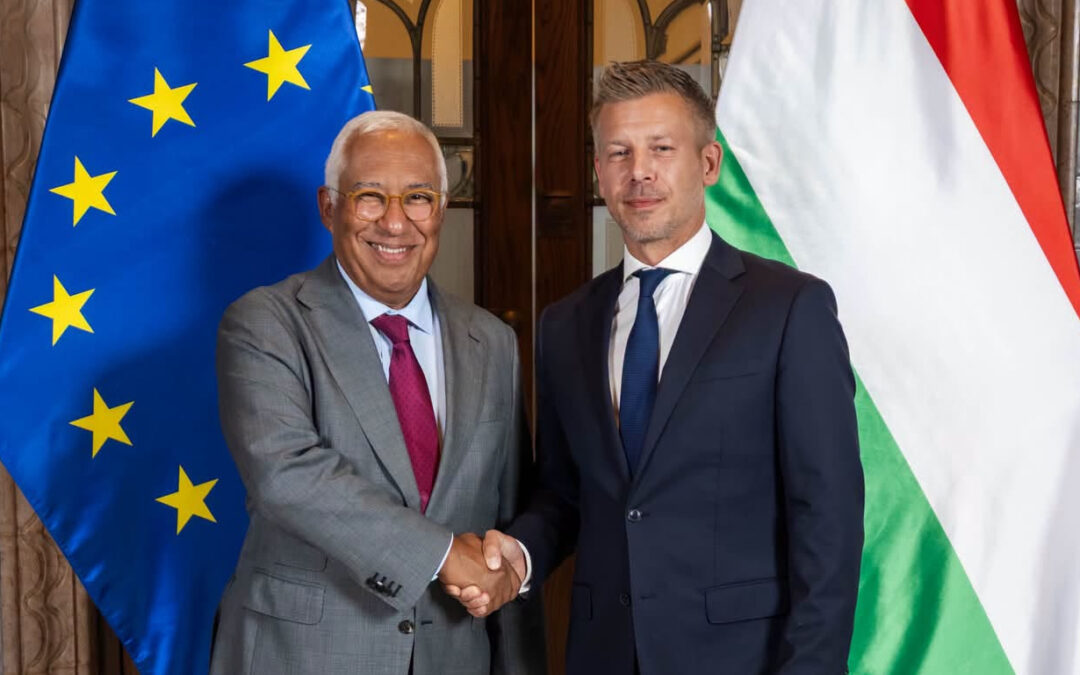Arab tulajdonú luxusszállodában fogadta az uniós vendégeket Magyar Péter, miközben a Karmelita üresen áll