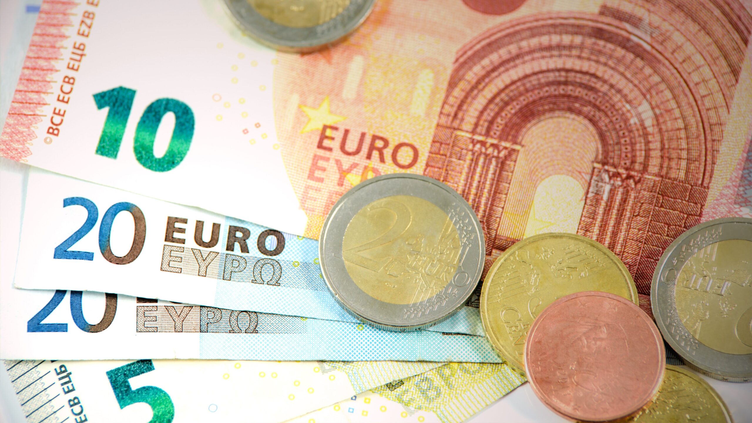 A nyolcszázezres pénzesőből még egyetlen csepp sem csurrant