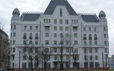 „Csak kávézni járnak be” – kitálaltak a Redditen a minisztériumi a dolgozók