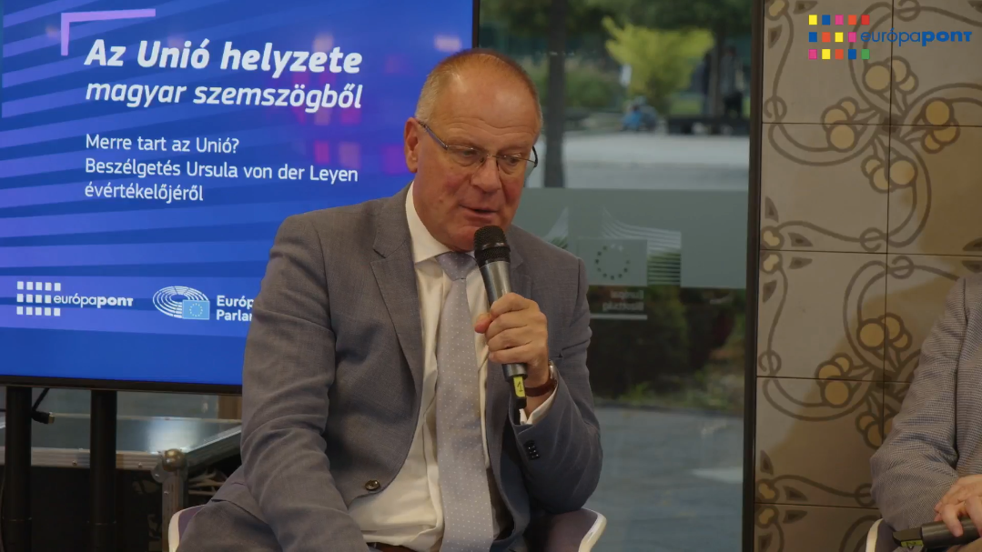 Navracsics Tibor: az unió szorgalmi feladatokat keres, miközben a házi feladata sincs kész