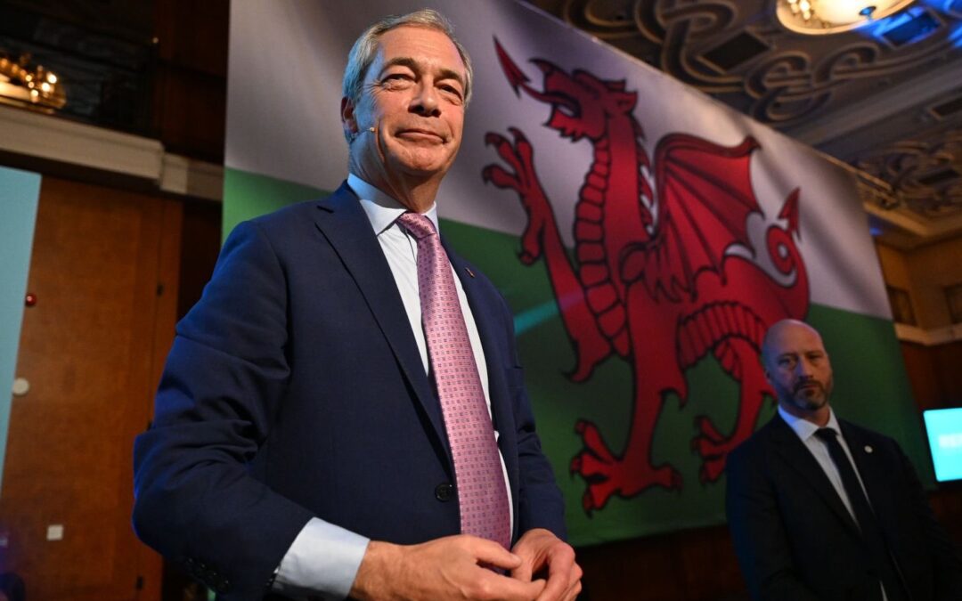Két milliárdos 72 millió fonttal támogatja Nigel Farage pártját